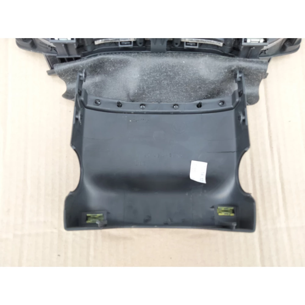 Кожух рулевой колонки VW Passat b7 USA 561858565