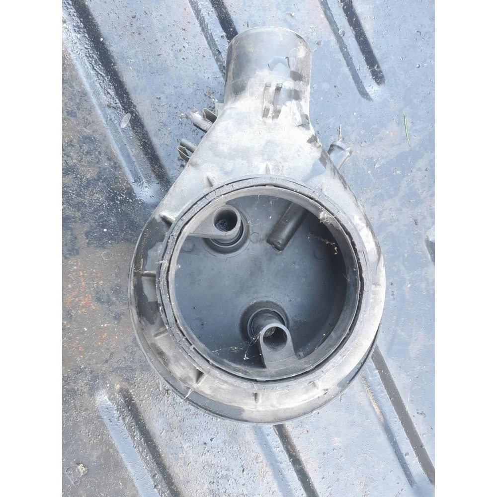 Корпус воздушного фильтра  Opel Vectra B  1.6 90324005