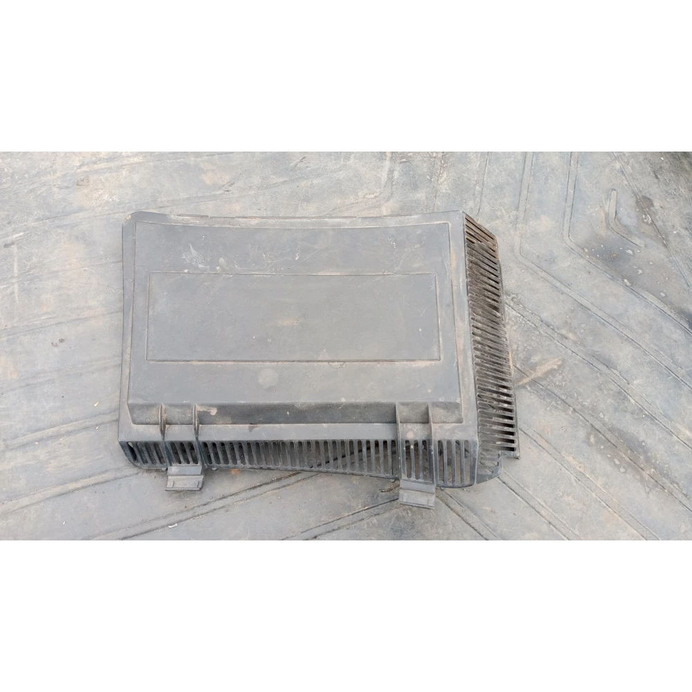 643183647749  кришка салонного фильтра Bmw E39