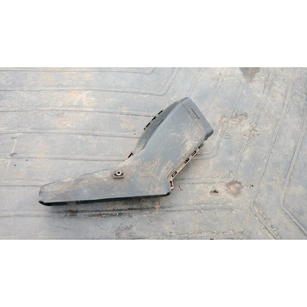 058129617Е патрубок воздуховода Audi A6C5