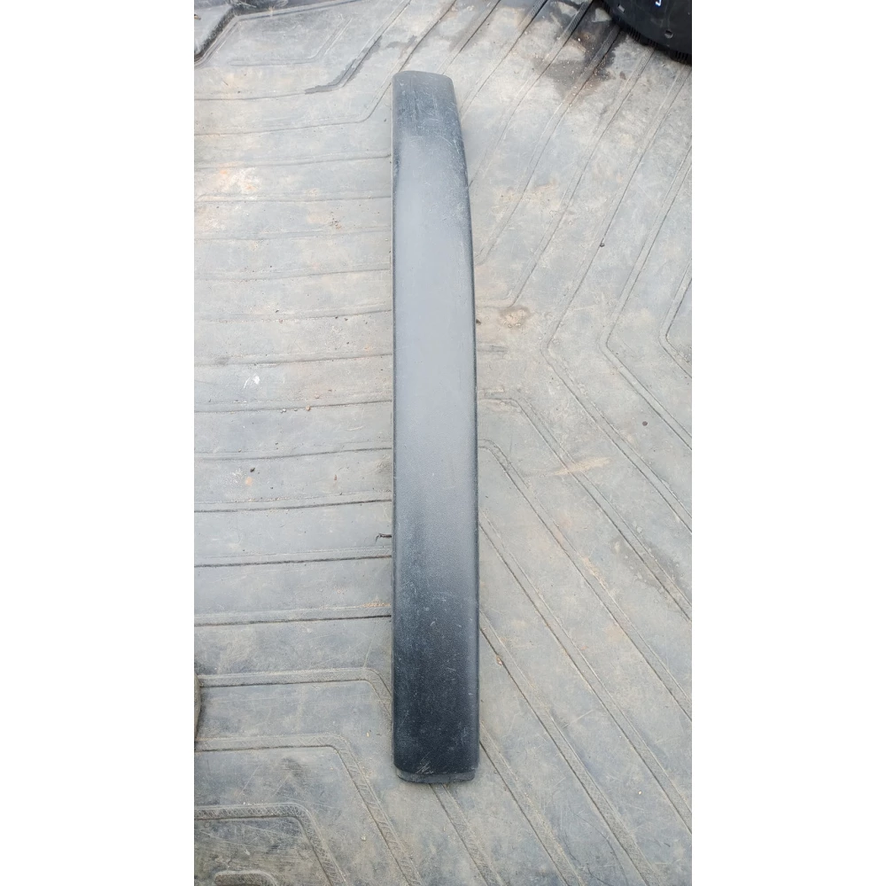 3b0807717 передний левий молдинг Vw Passat B5