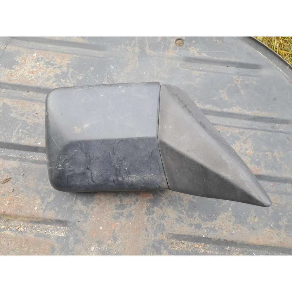 Правое  дзеркало заднего вида  Mercedes-Benz  w124