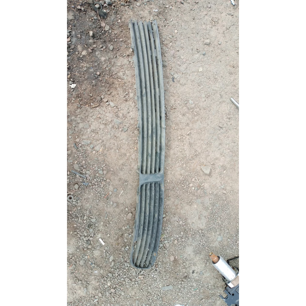 3b0853677 левая решотка бампера Vw Passat B5