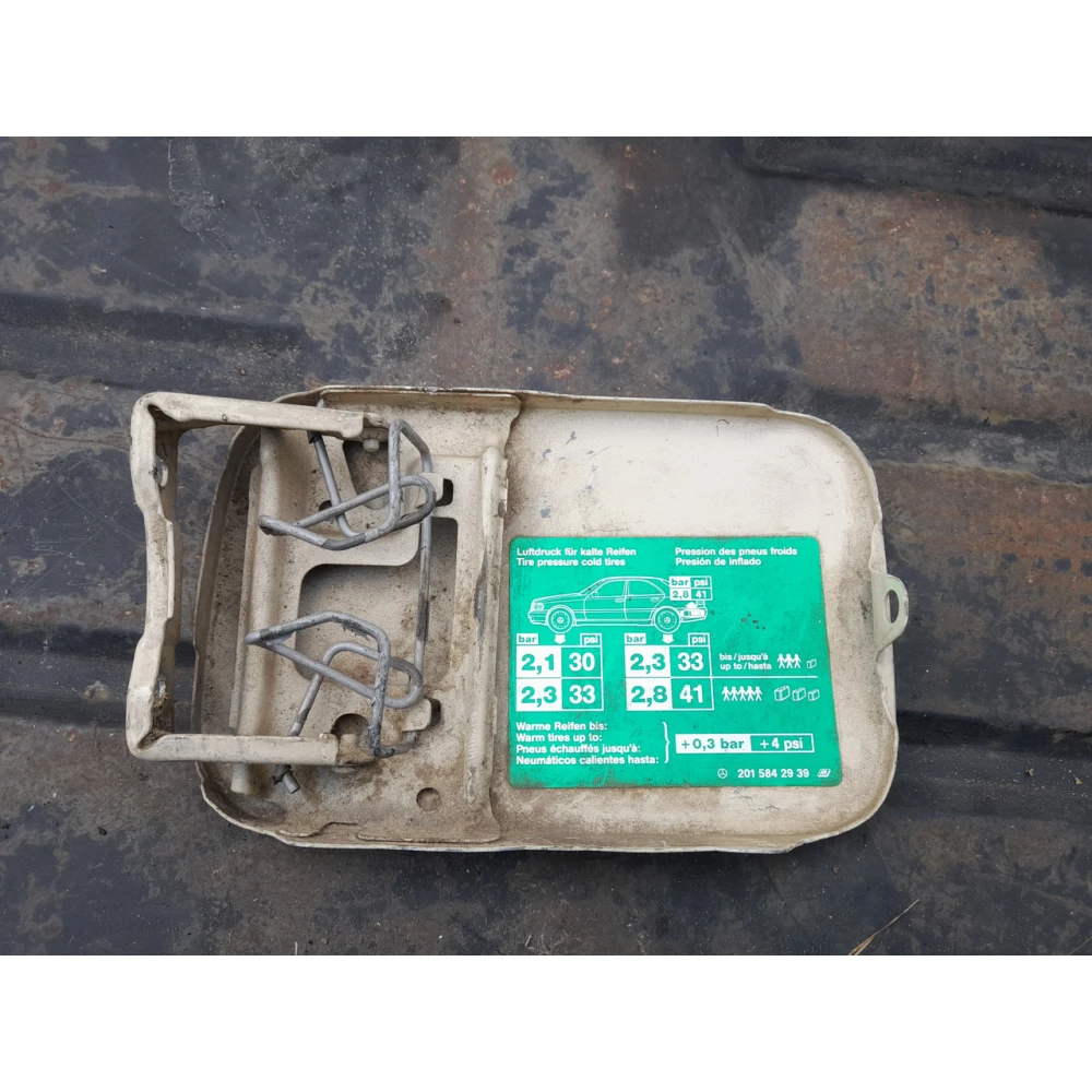 Лючок бензобака Mercedes-Benz w202