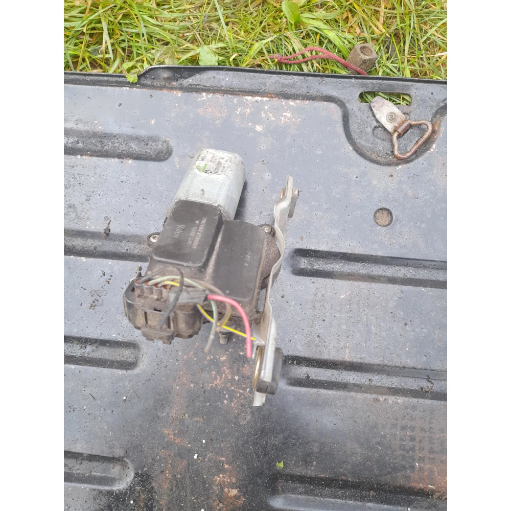 Моторчик склоочестителя BMW e46