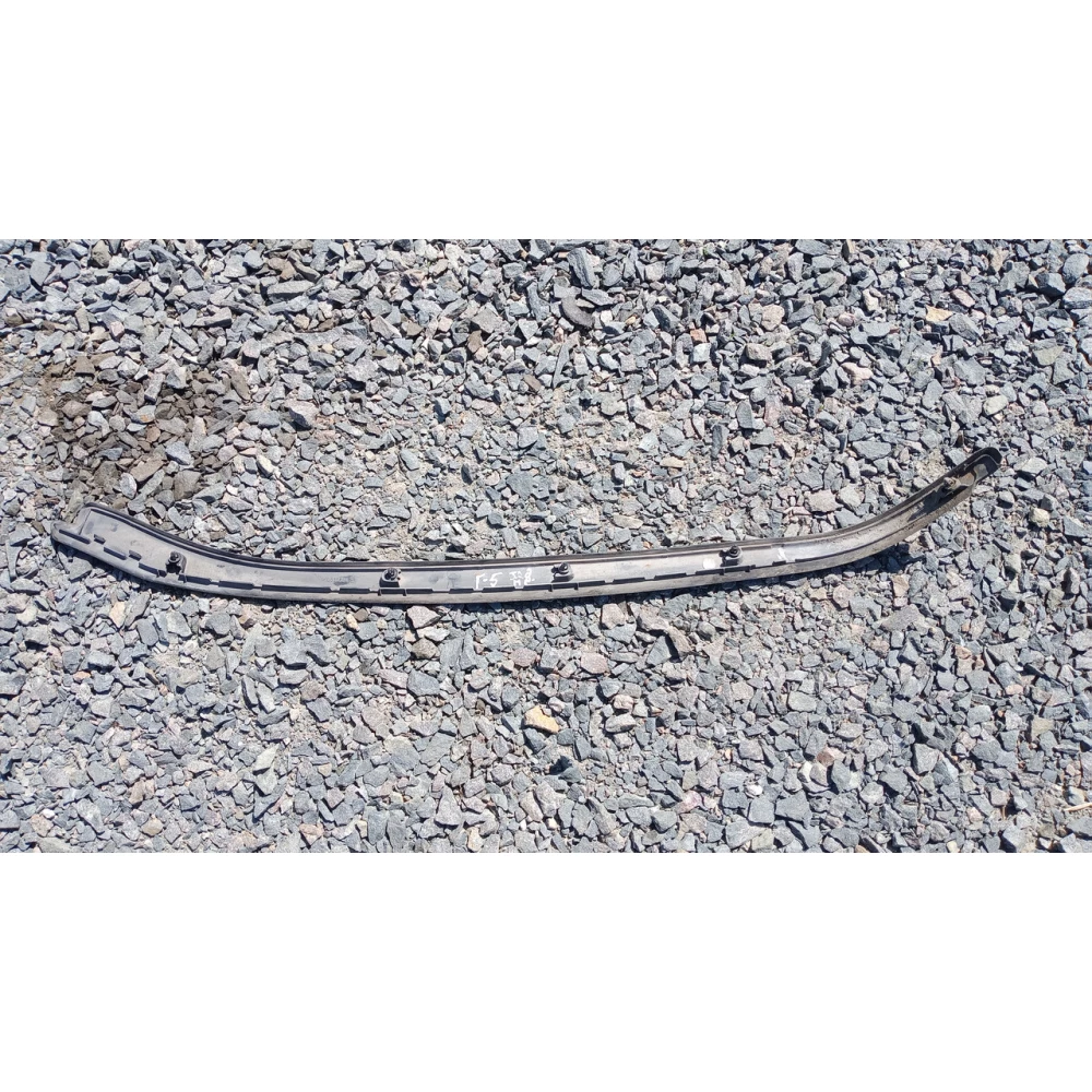 1K6839374 молдинг задней правий двери Vw Golf 5