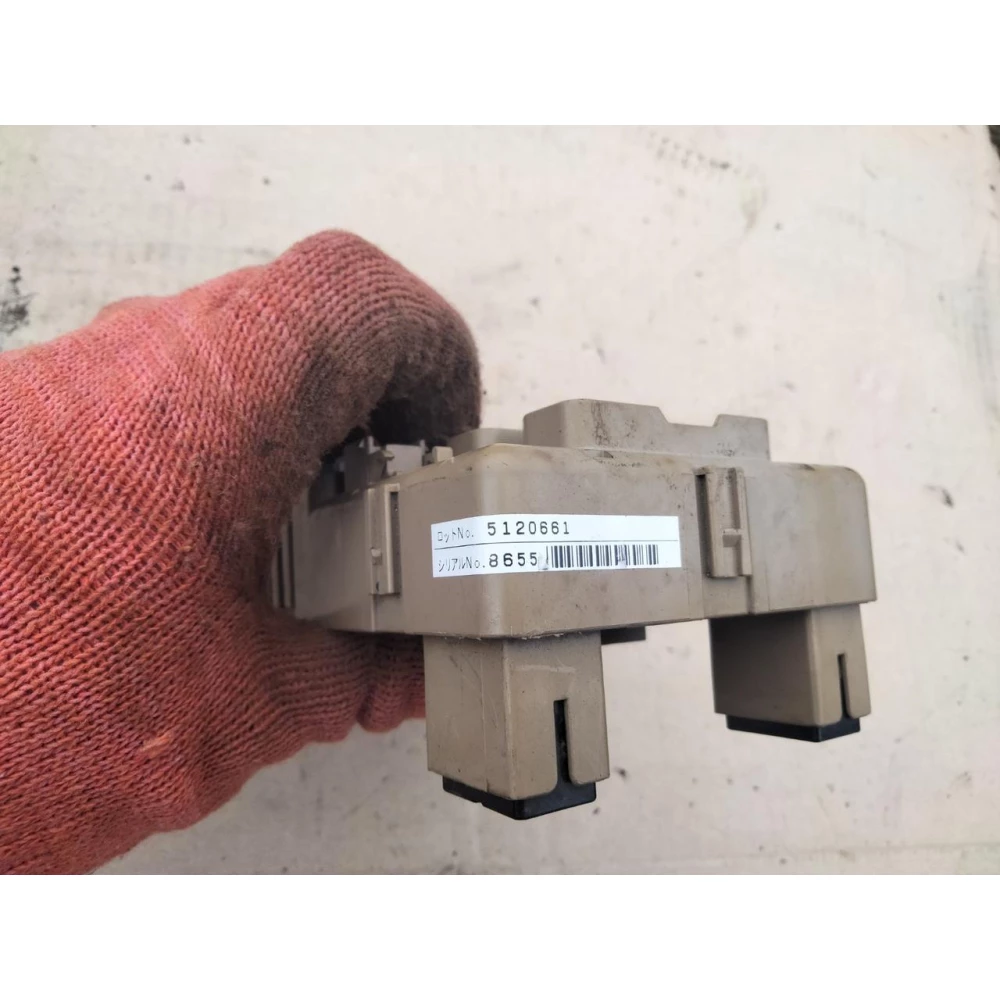 Блок предохранителей Subaru Legacy Outback 3 BP 2003-2009 3.0 бензин