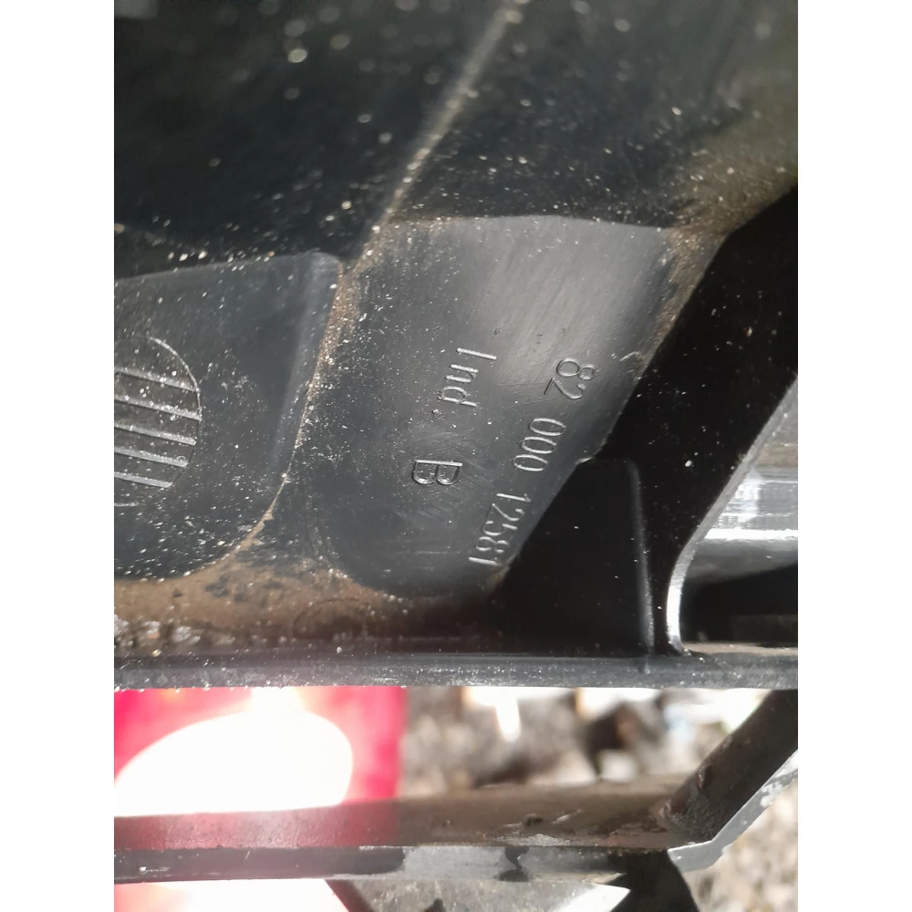 8200012581 решетка радиатора Renault Laguna 2