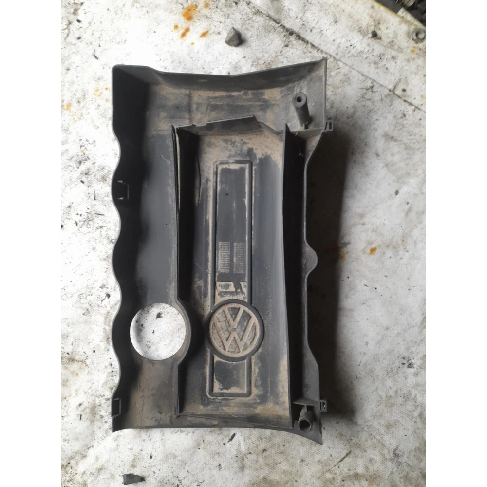 058103724G декоративная кришка двигателя  Audi A4B5 Passat B5 1.8 20v