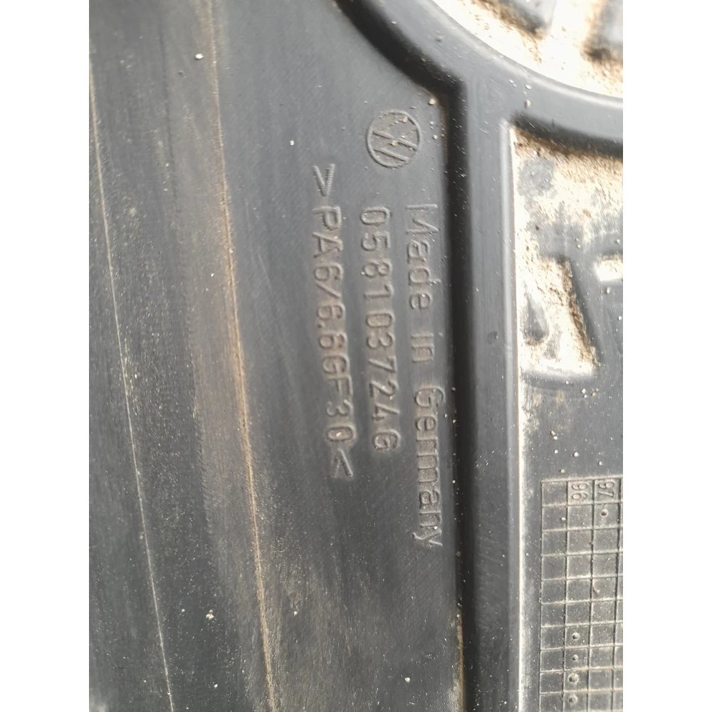 058103724G декоративная кришка двигателя  Audi A4B5 Passat B5 1.8 20v