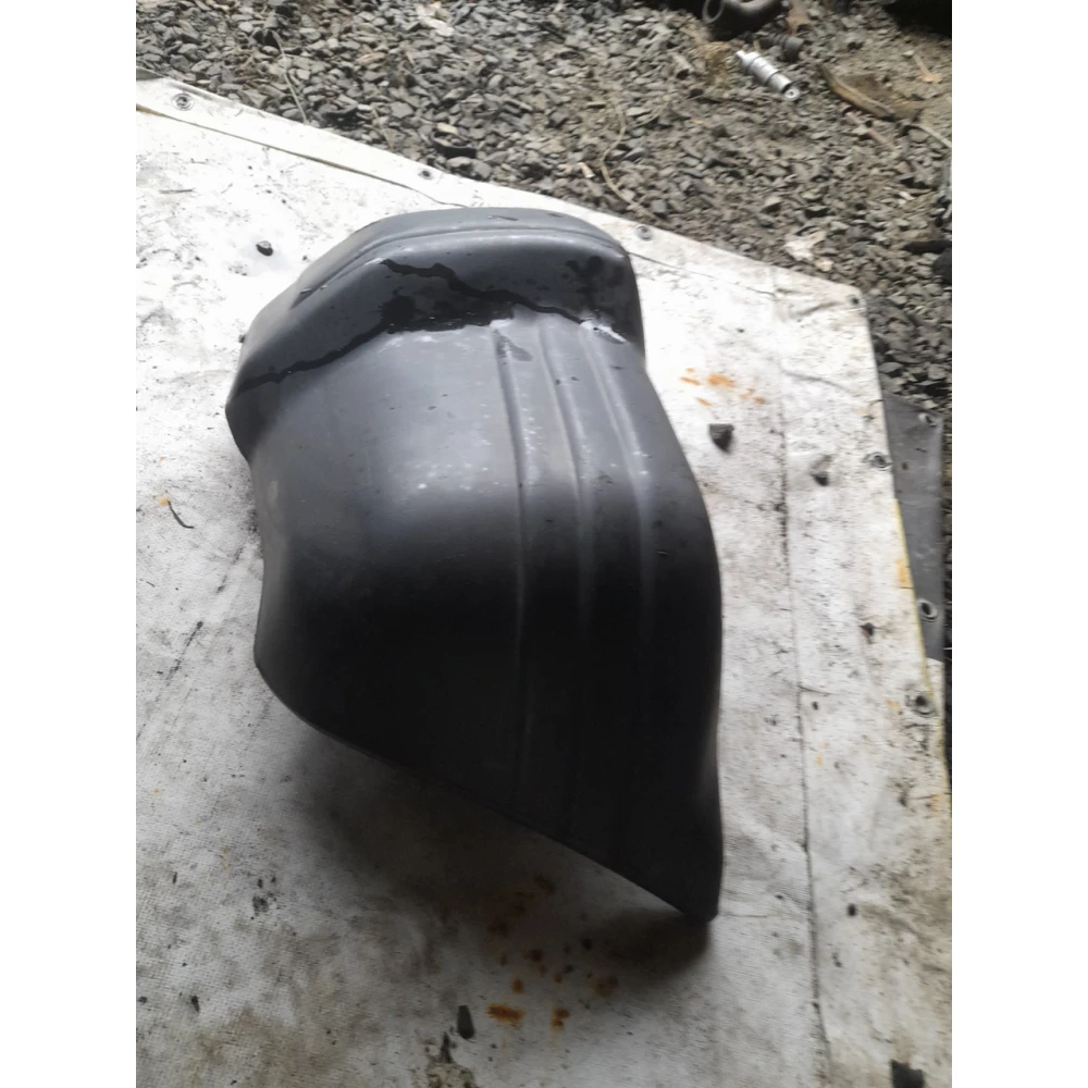 MB04032LH клык переднего бампера Mitsubishi pajero