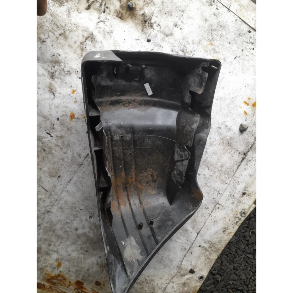 MB04032LH клык переднего бампера Mitsubishi pajero