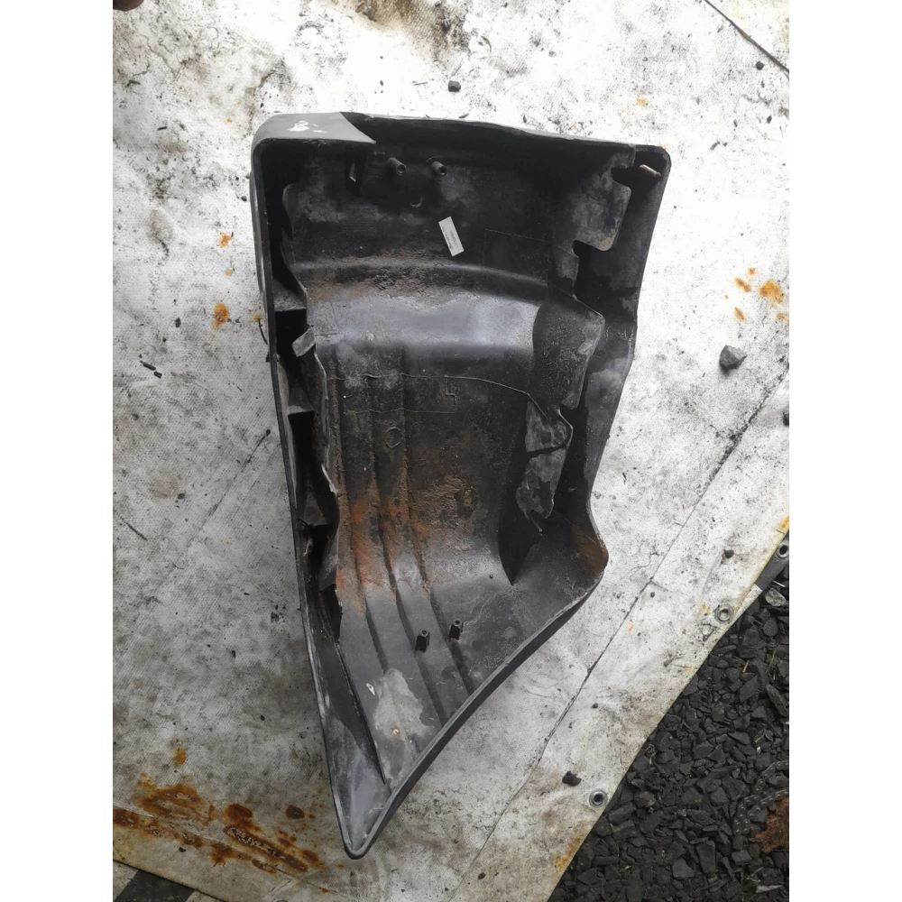 MB04032LH клык переднего бампера Mitsubishi pajero