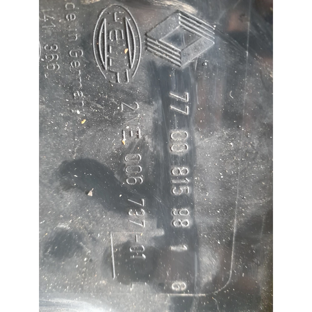 770081598 накладка крышки багажника Renault 19