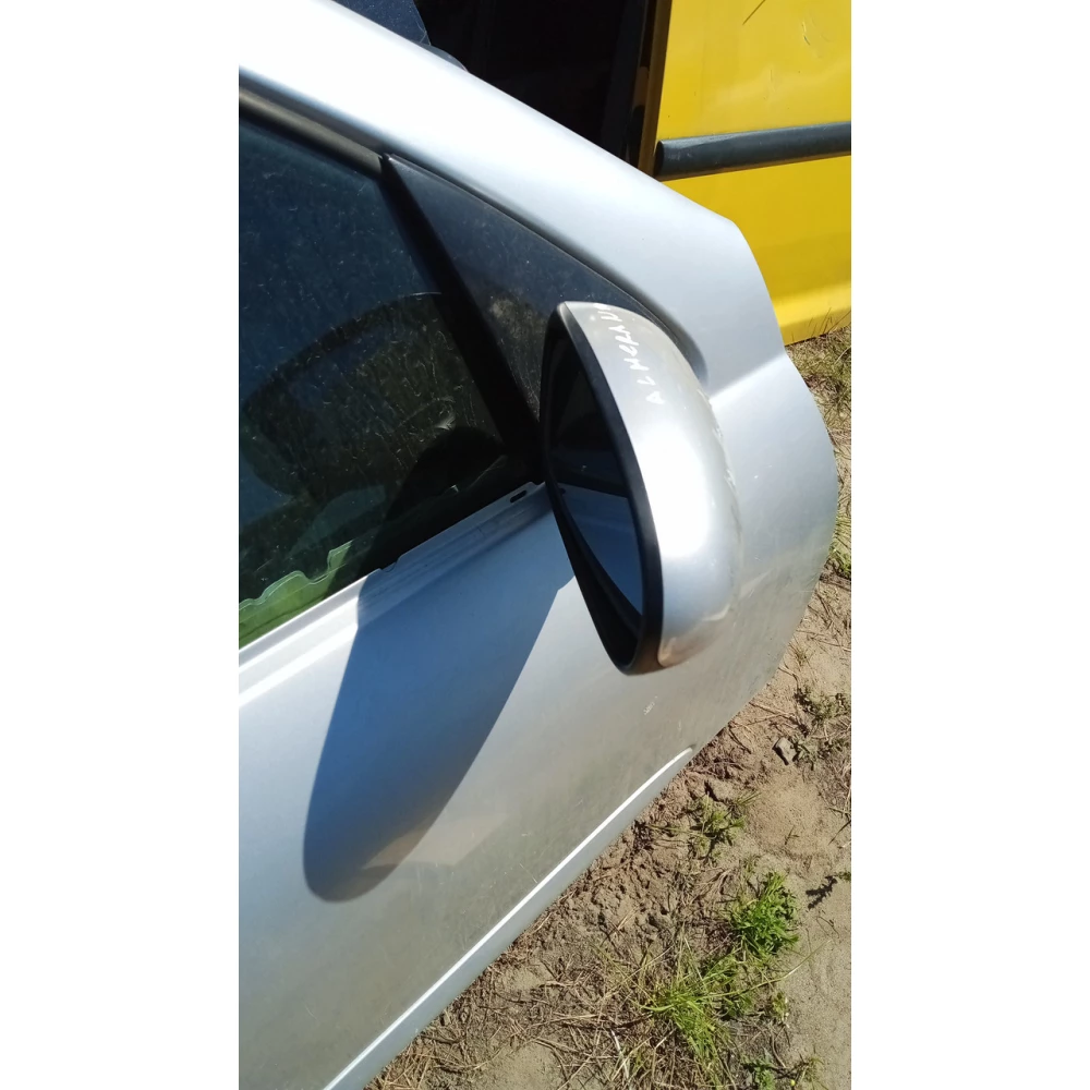 015541 правое дзеркало Ниссан Альмера N10