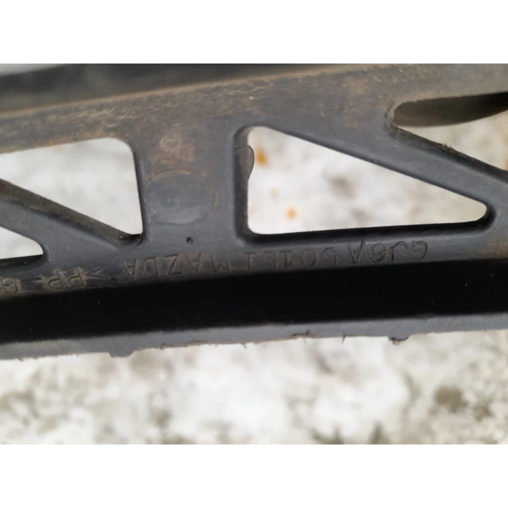 GJ6A50151 кронштейн крепления правой фары Mazda 6 gg