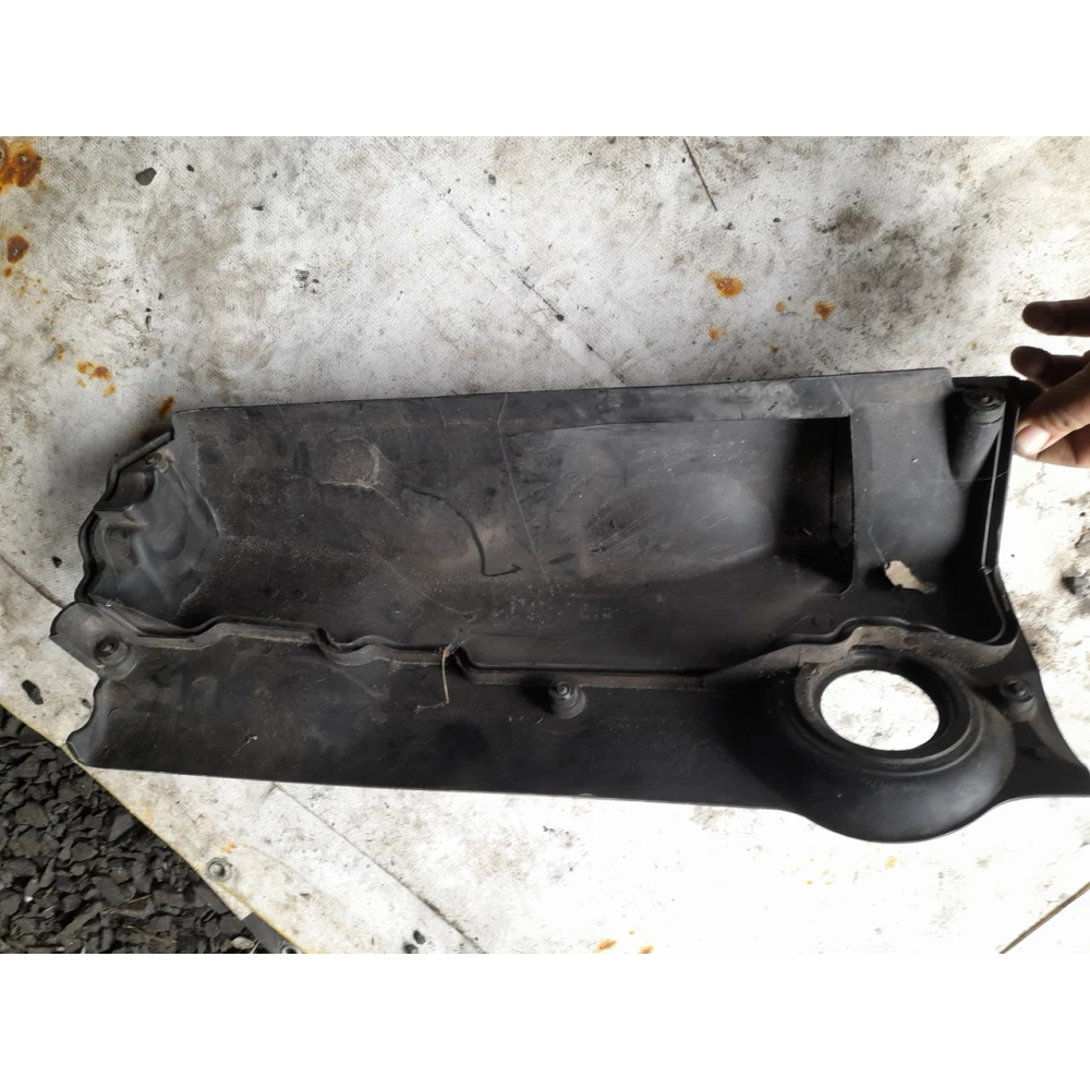 137122474430 декоративная кришка двигателя передняя  BMW E39