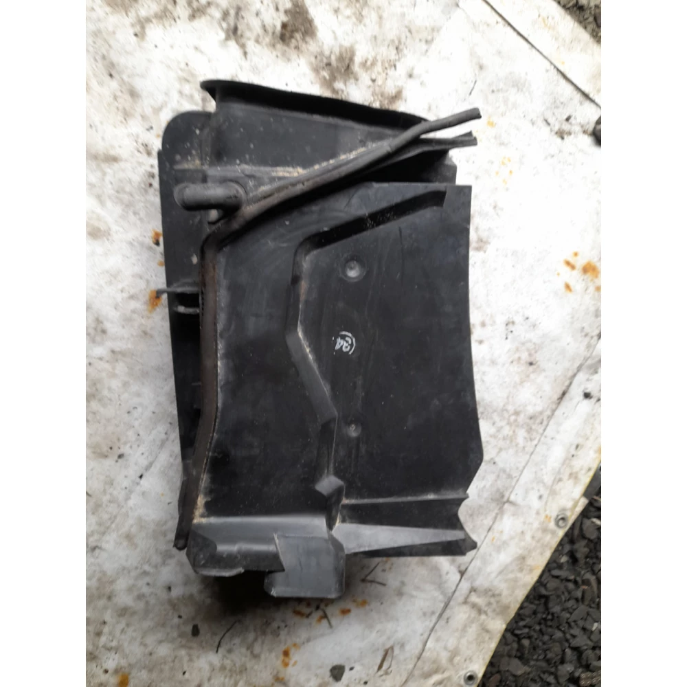64318379624 корпус воздушного фильтра салона BMW E39
