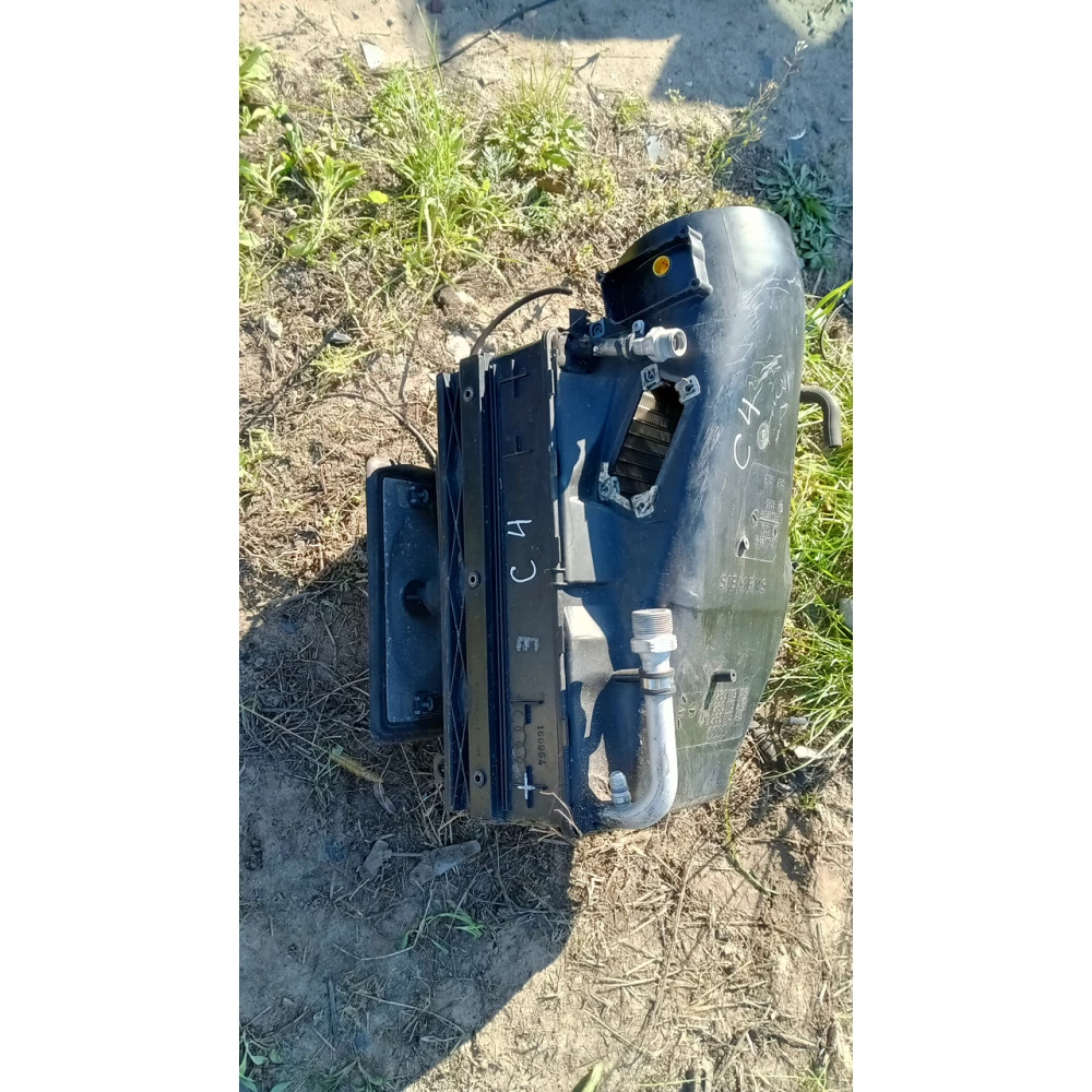 4a1260119 корпус кондиціонера Audi 100c4