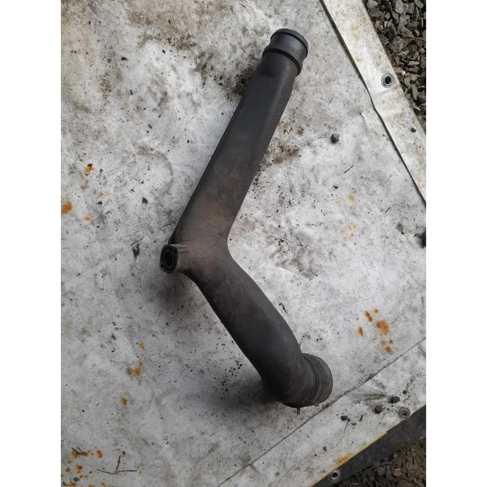 1J0145770D патрубок интеркуллера  Golf4, Skoda Octavia 1.9