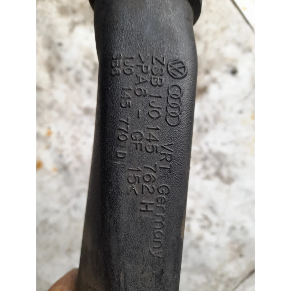 1J0145770D патрубок интеркуллера  Golf4, Skoda Octavia 1.9