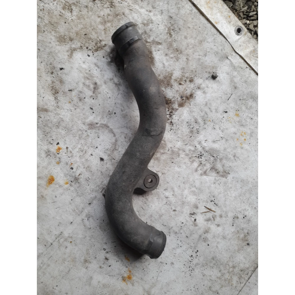 8D0145844A патрубок интеркуллера   Audi A4B5, Passat B5 1.9td