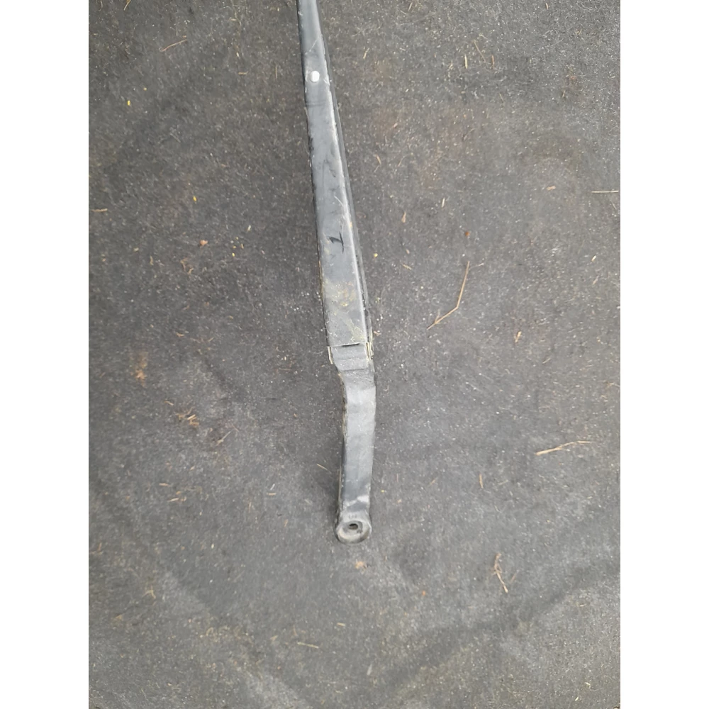 J25ald1271 держать щётки дворников левый  Mazda 6 GG