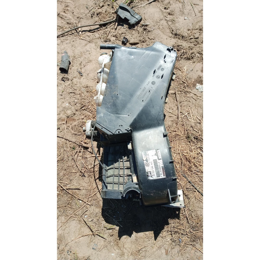 8D18820005A корпус печки Ауди А6С5