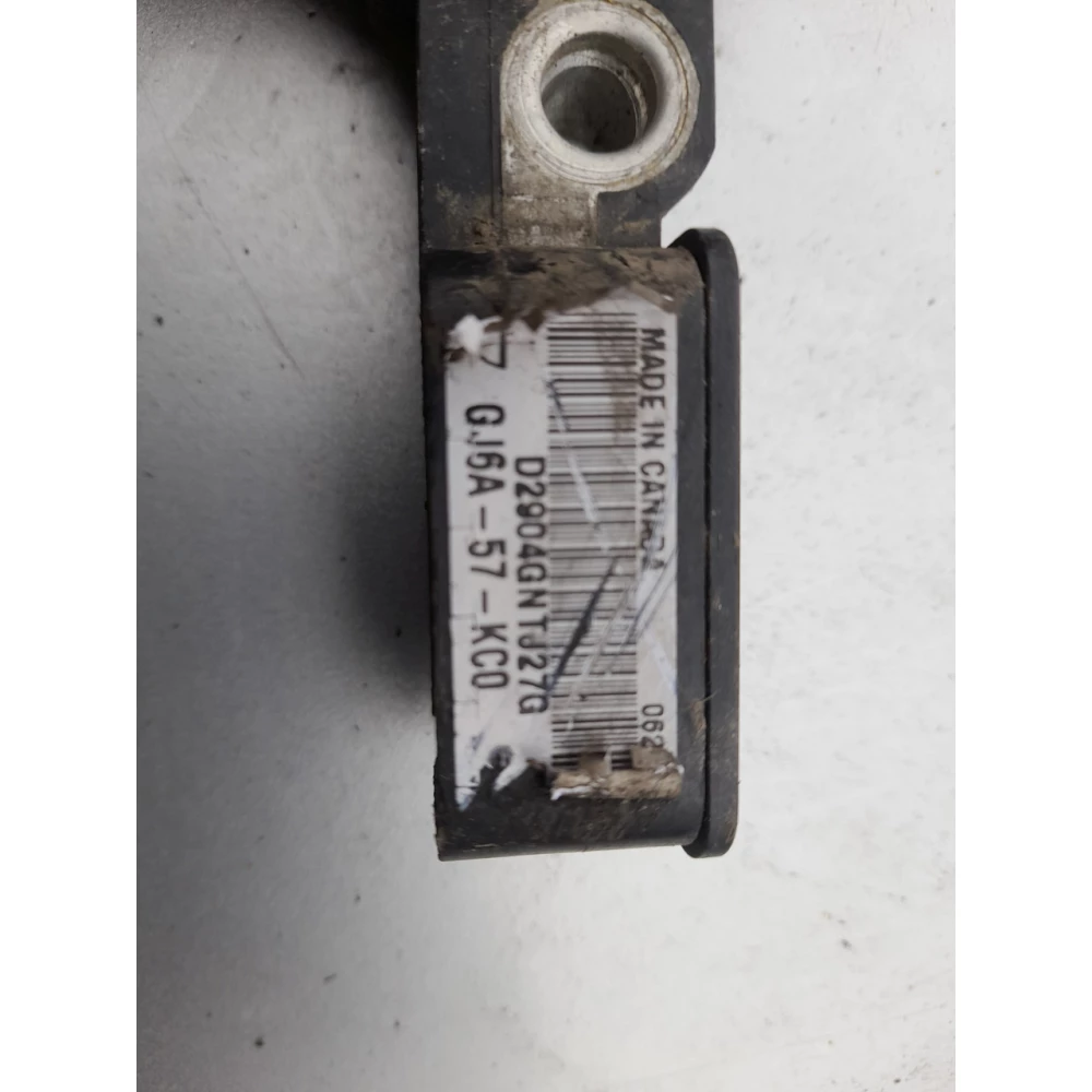 GJ6A57KC0 датчик удара  боковой Mazda 6GG