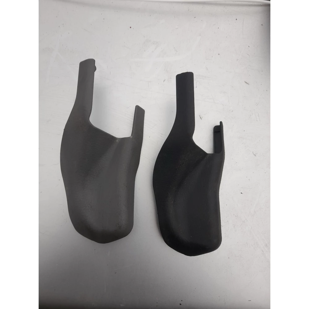 GJ6A57053 накладка на ползень сидений Mazda 6GG