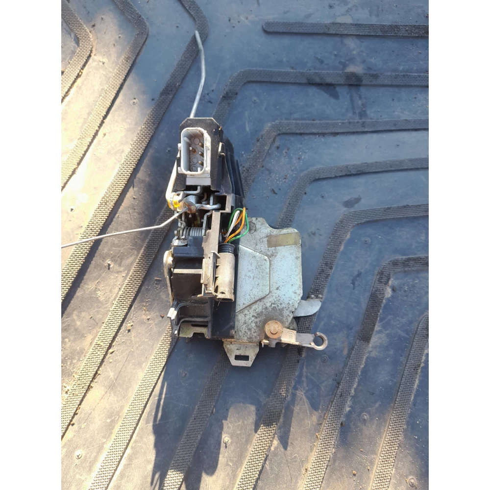 Замок задней левой двери BMW E39