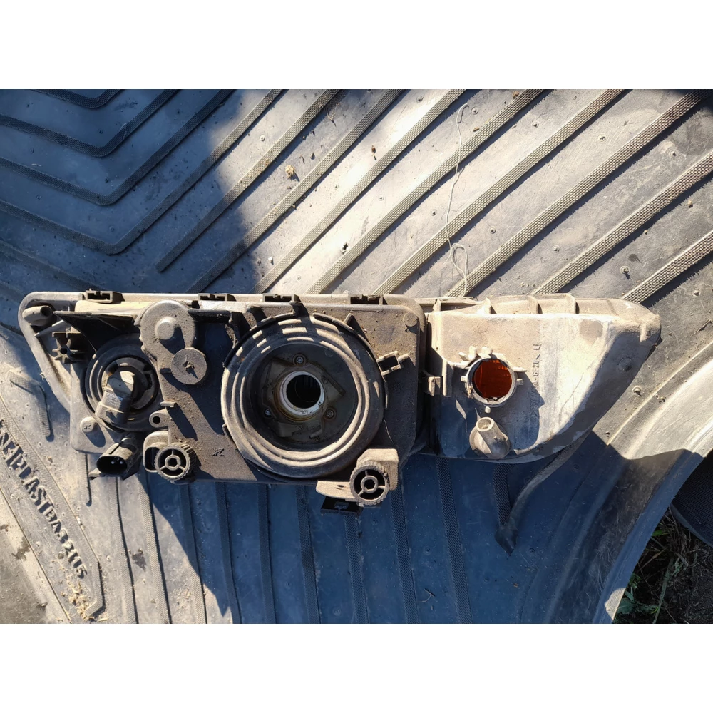 Левая фара BMW E39