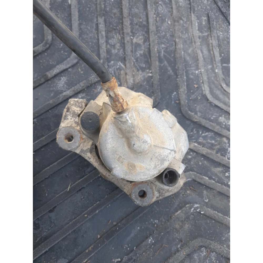 Передний левый супорт Bmw E39