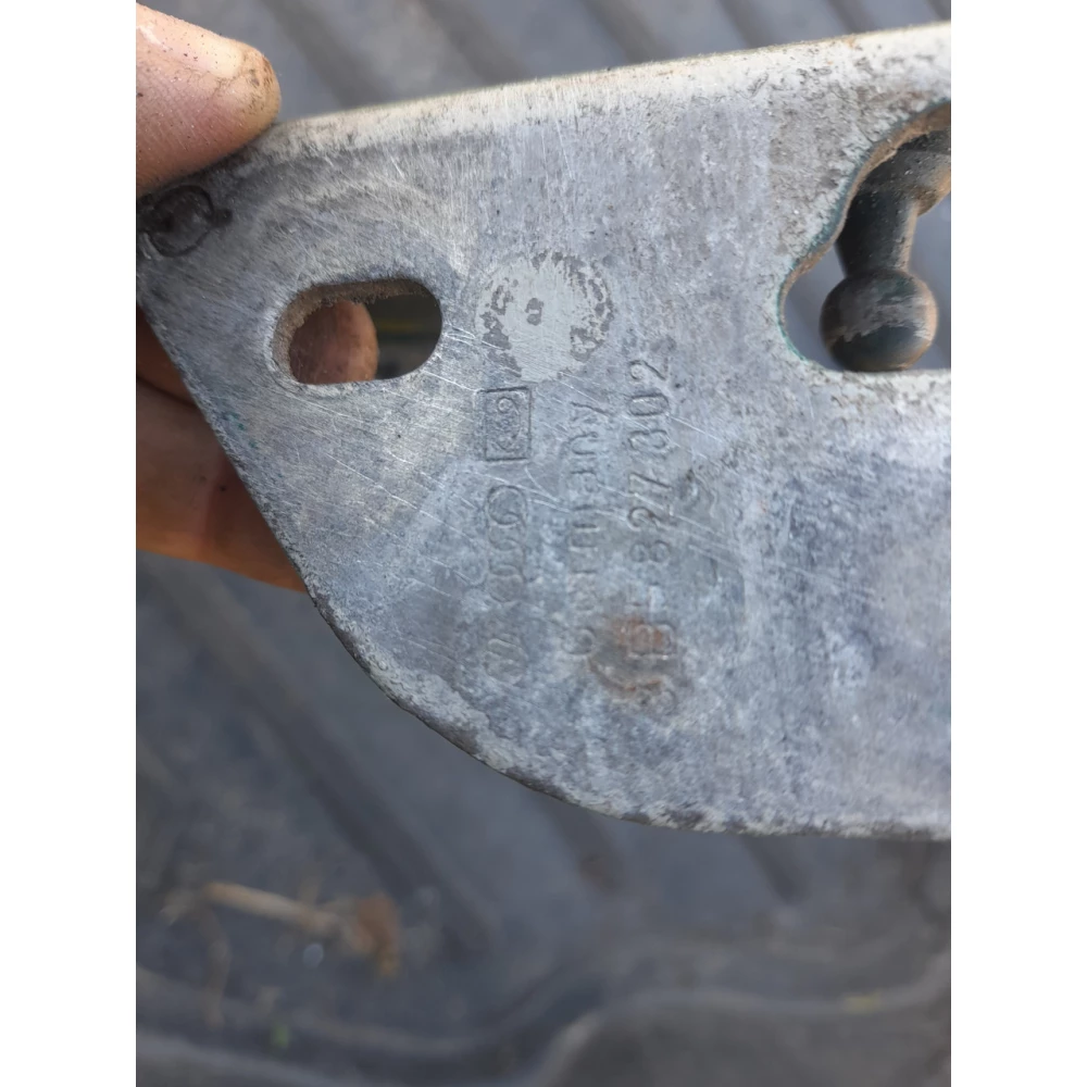 Петля крышки багажника Ауди а4б5