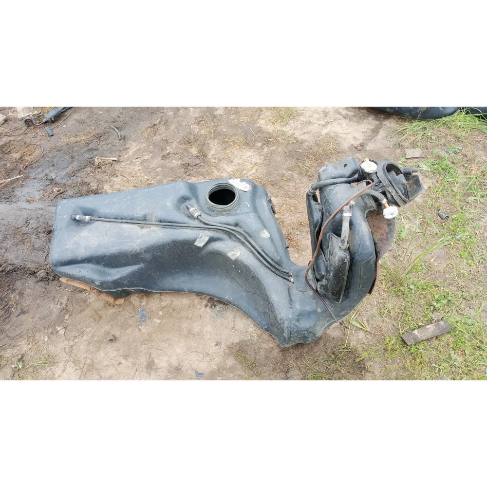 8A0201085 бак Audi 80B4