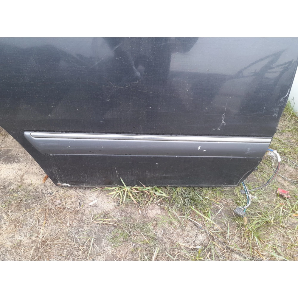 Молдинг задней правой двери Mercedes-Benz w210