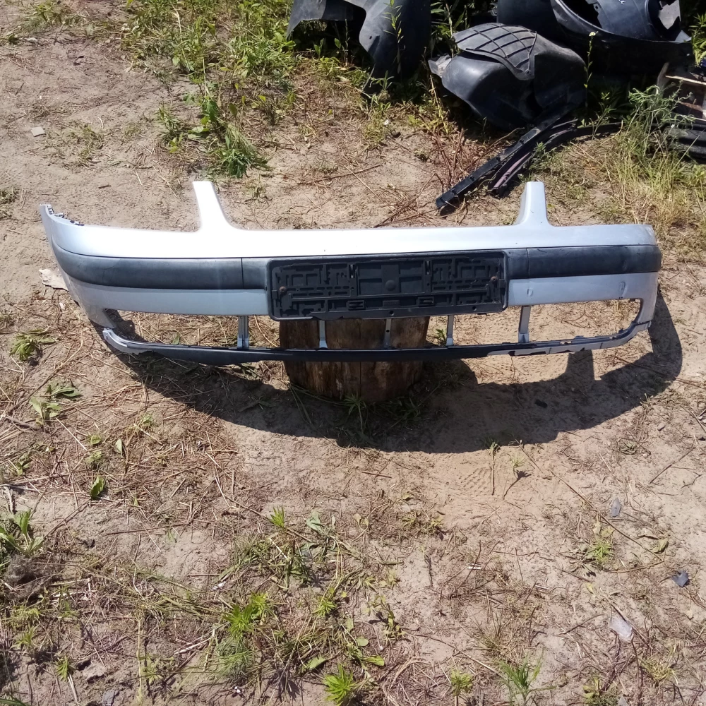 Передний бампер VW Passat b5 3В0810971