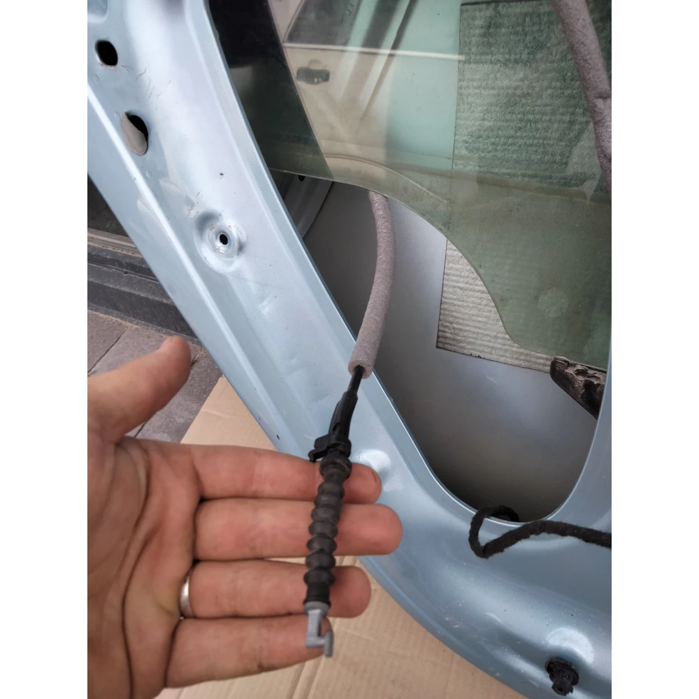 Трос замка задних дверей Volkswagen Passat B7 usa (б/у) 561837085d