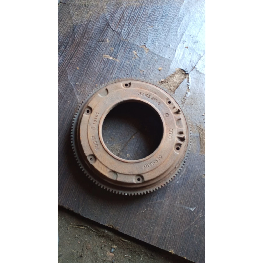 057105273G маховик Vw Golf 3
