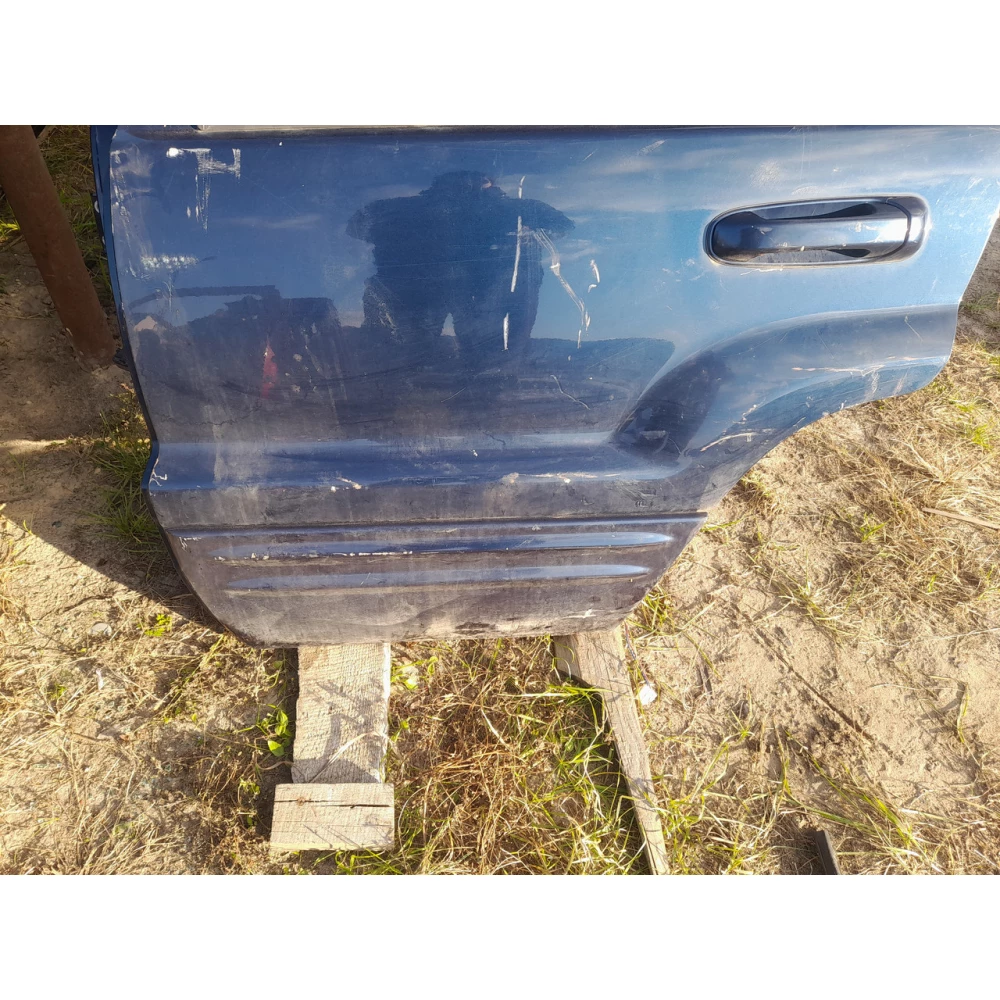 Задняя левая дверь Jeep Grand Cherokee