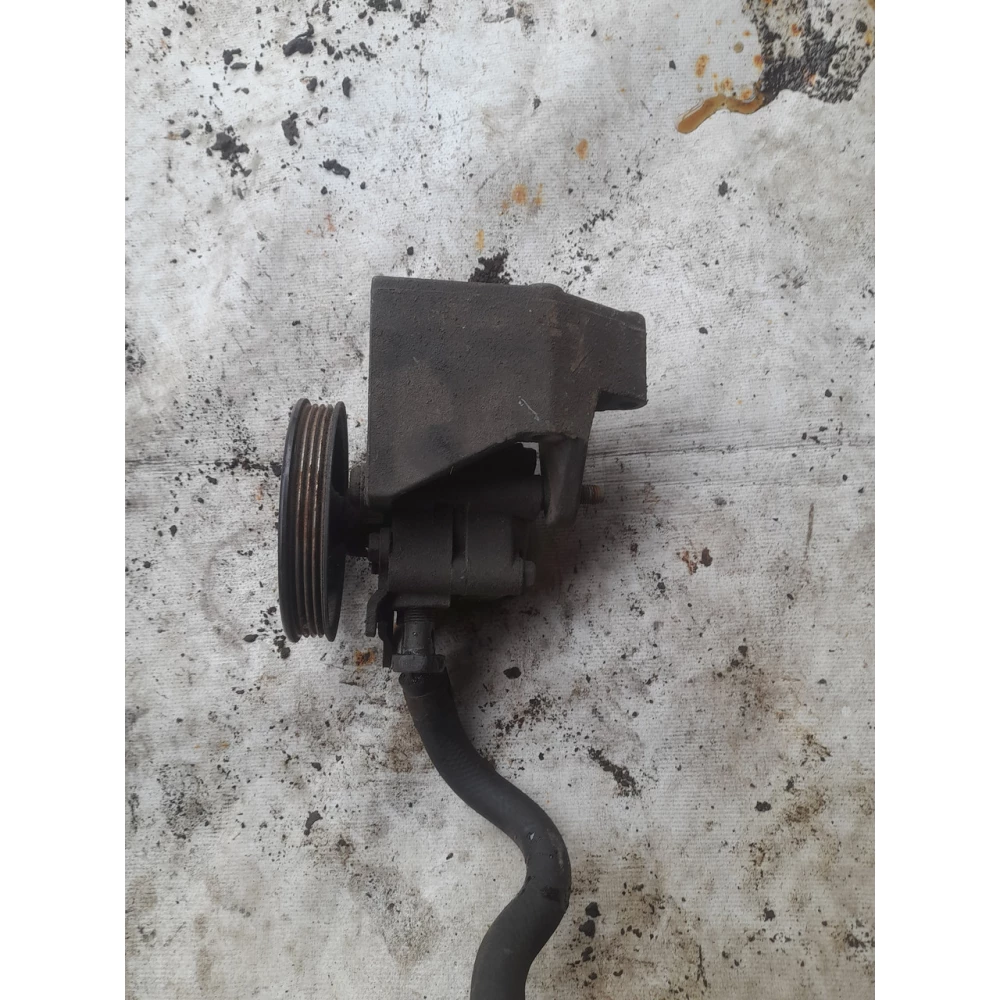 7611332111 насос гидроусилителя руля Nissan almera n16 1.8 16v