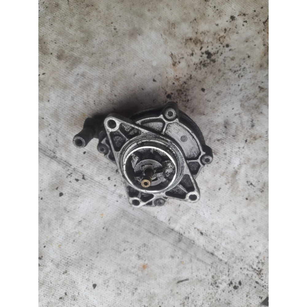 72218501 вакуумный насос Audi A6C5 2.5