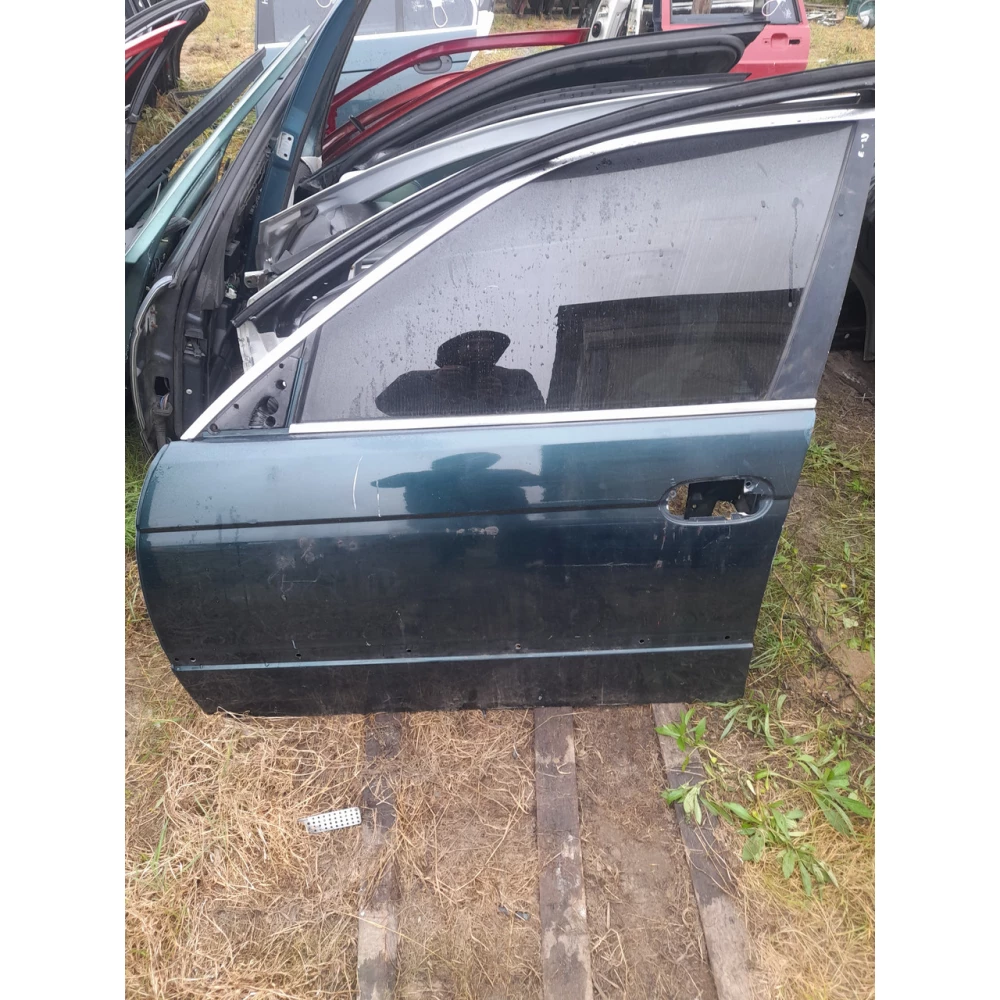 Передняя левая дверь BMW E39