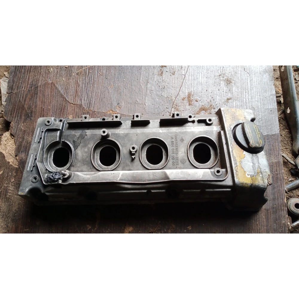 A6040160205 клапанная кришка Mercedes Benz w 210 2.2