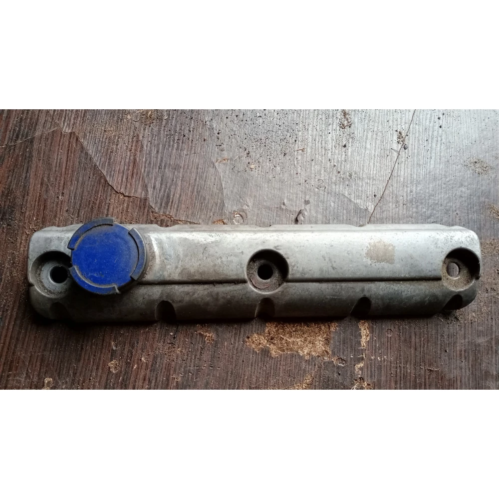 7700100765 клапанная кришка Renault