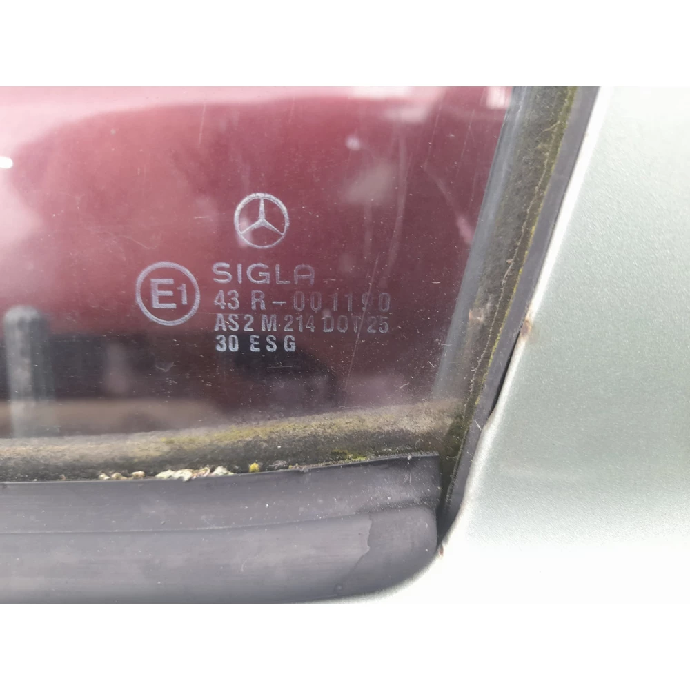 Переднее левое скло Mercedes-Benz w124