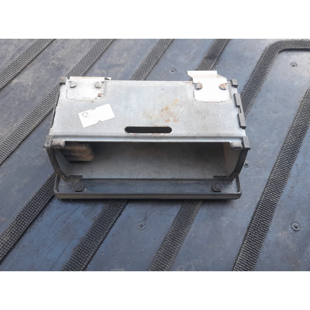 Пепельница дверной карты Mercedes-Benz w 210