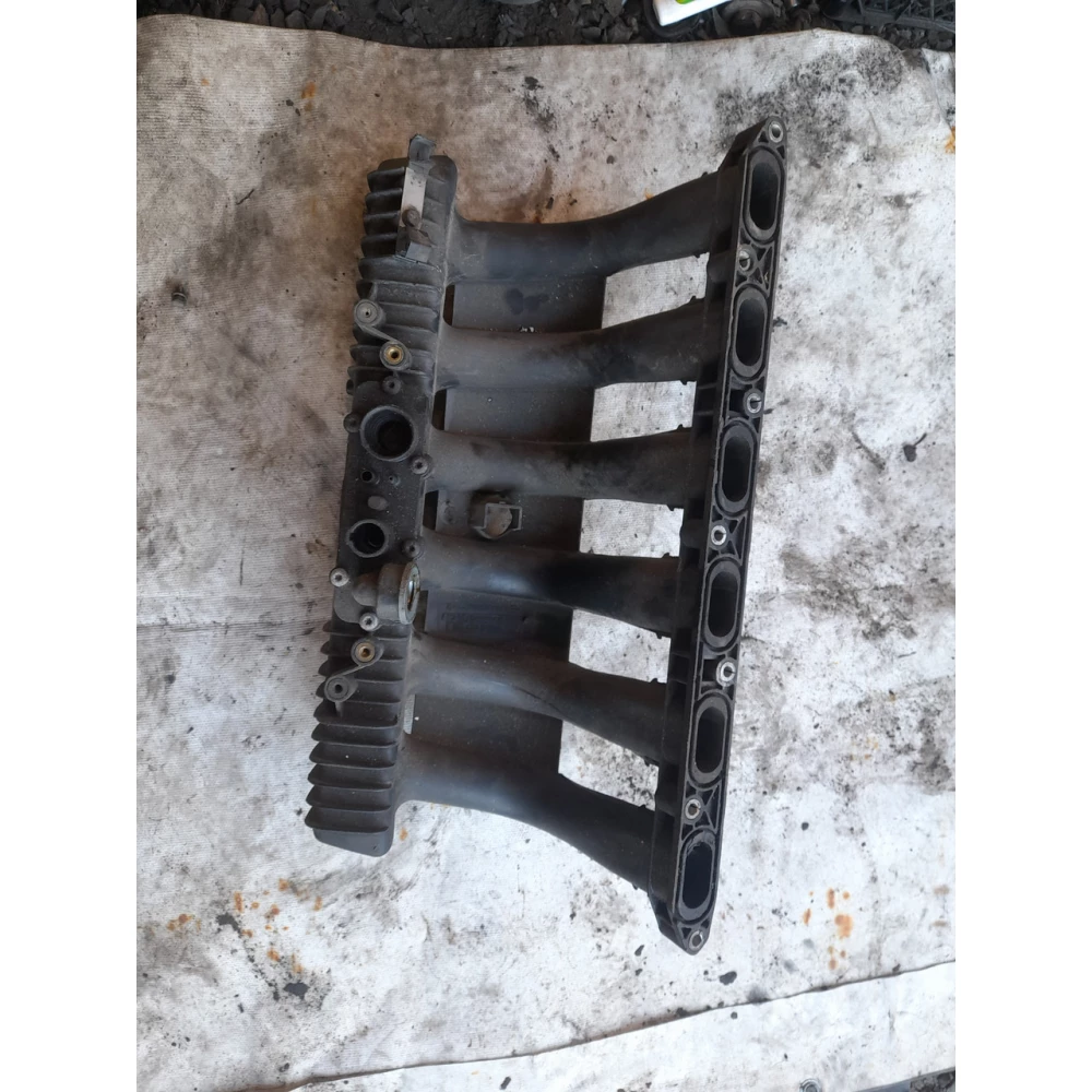11611427618 впускной колектор BMW E39 2.0,2.3 ,2.8