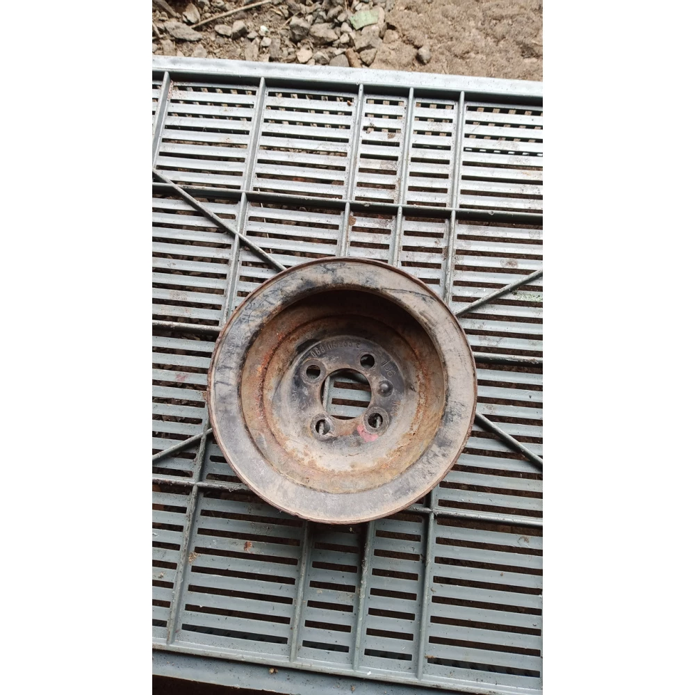 068105255E шкив коленвала Audi 80Б4 1.6D