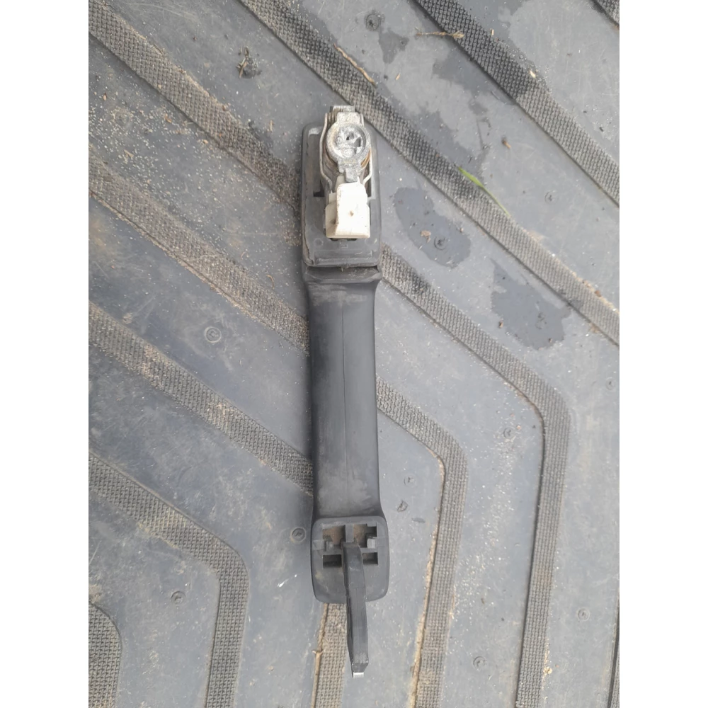 Передняя правая  ручка двери Vw  Golf 3